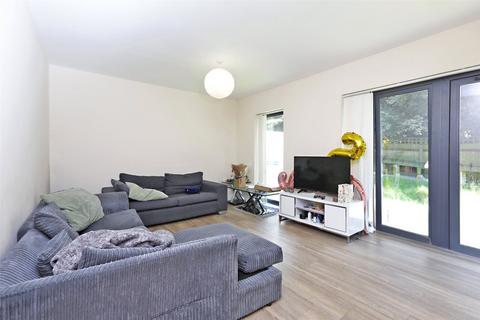 4 bedroom terraced house to rent, Fisher Close, Rotherhithe, London, SE16