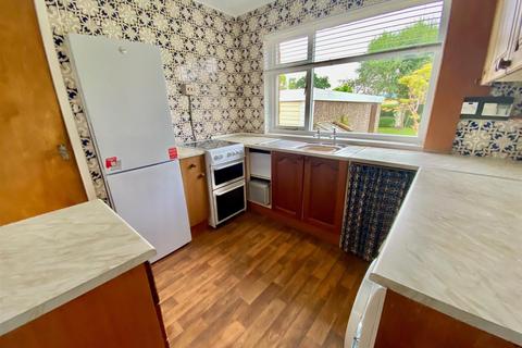 3 bedroom semi-detached bungalow for sale, Farrar Avenue, Mirfield