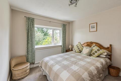 3 Greenhill Court, Wombourne, Wolverhampton, WV5 0JA