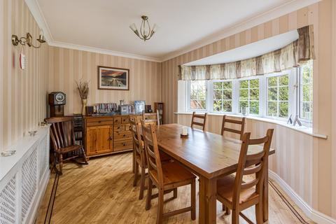 3 Greenhill Court, Wombourne, Wolverhampton, WV5 0JA