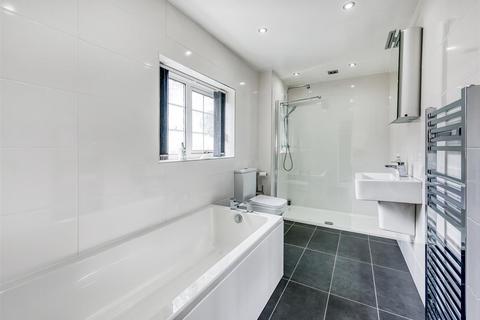3 Greenhill Court, Wombourne, Wolverhampton, WV5 0JA