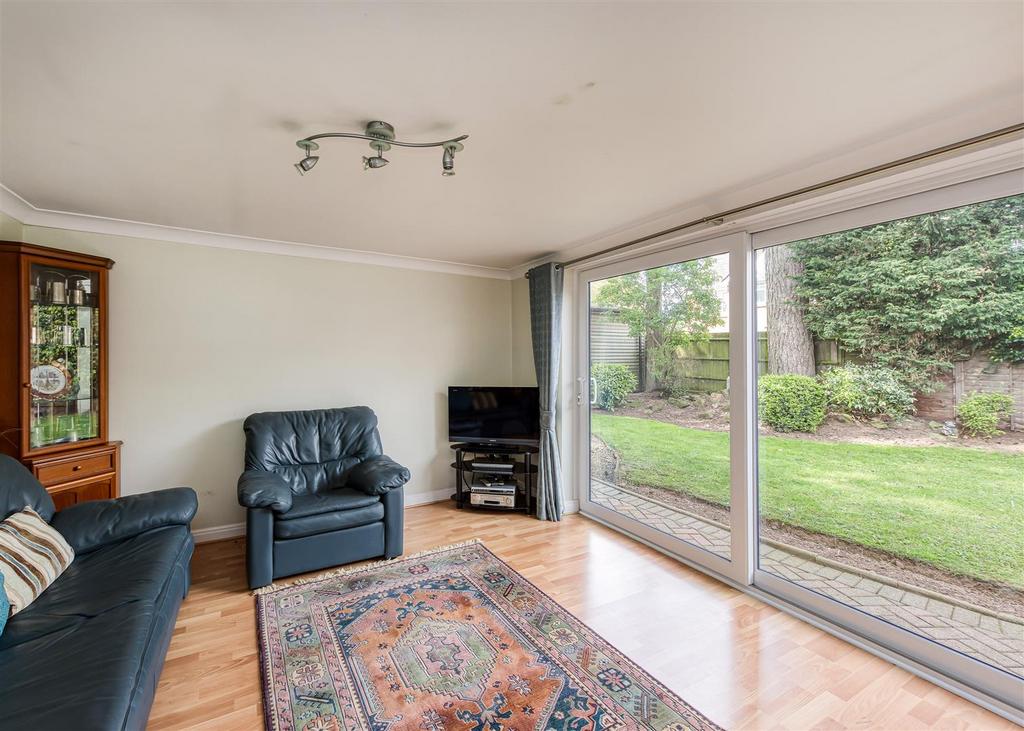 3 Greenhill Court-sitting.jpg
