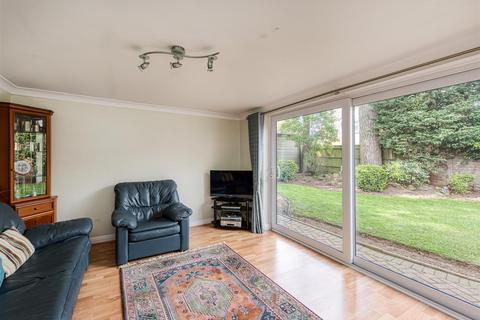 3 Greenhill Court, Wombourne, Wolverhampton, WV5 0JA