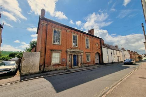 Terraced house for sale, High Street, Market Lavington, Devizes