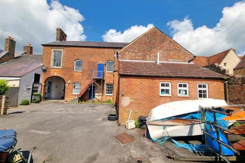 Terraced house for sale, High Street, Market Lavington, Devizes