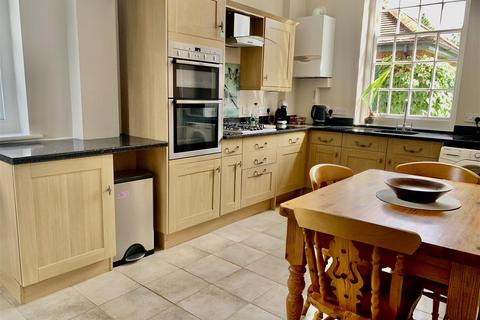 3 bedroom end of terrace house for sale, The Mews, Newman Road, Devizes