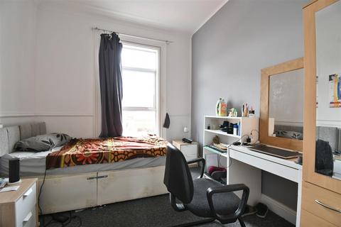 6 bedroom flat for sale, Clarendon Avenue, Leamington Spa