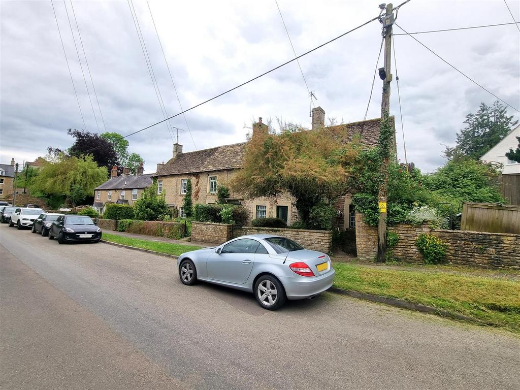 Kington St. Michael, Chippenham 3 bed terraced house for sale £225,000