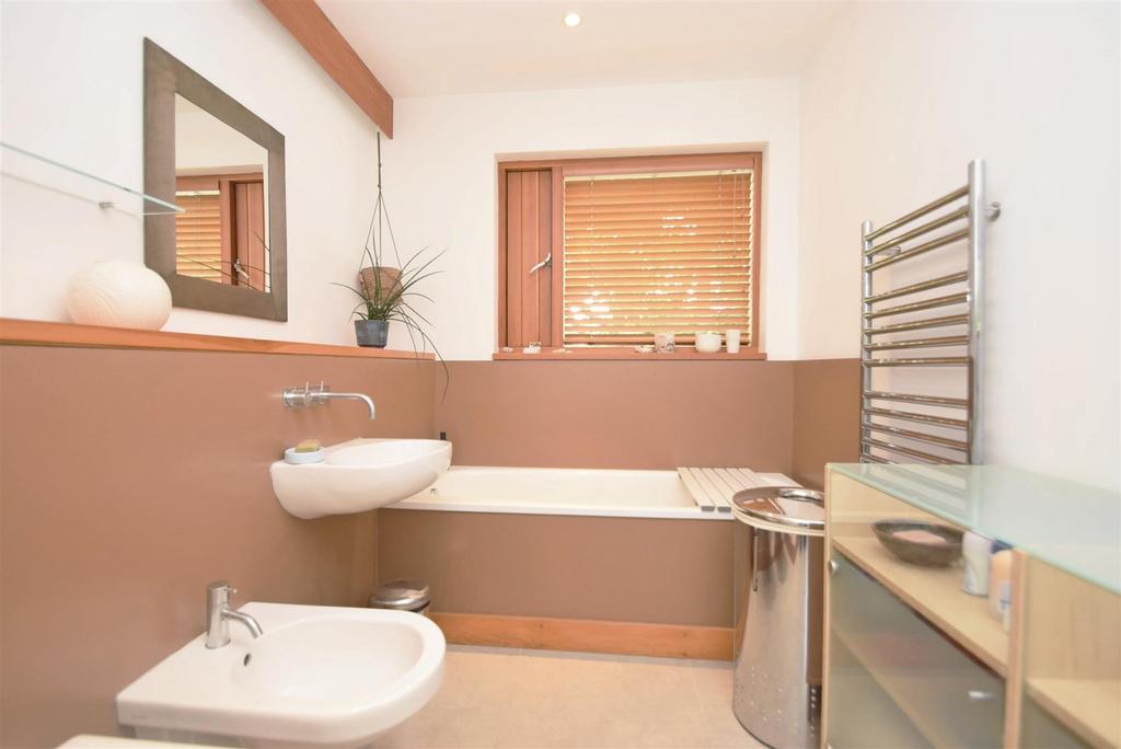 DSC 1002(1).jpg