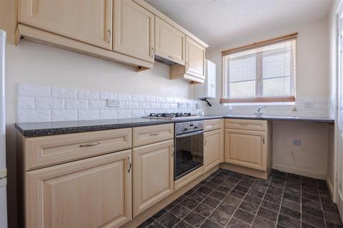 2 bedroom semi-detached house to rent, Granville Road, Scunthorpe