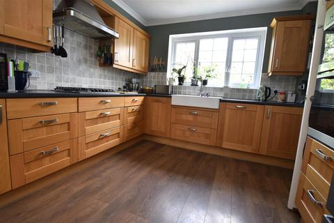 4 bedroom semi-detached house for sale, Mead Road, Portishead