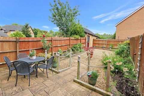 2 bedroom end of terrace house for sale, Mill Fields, Rushden NN10