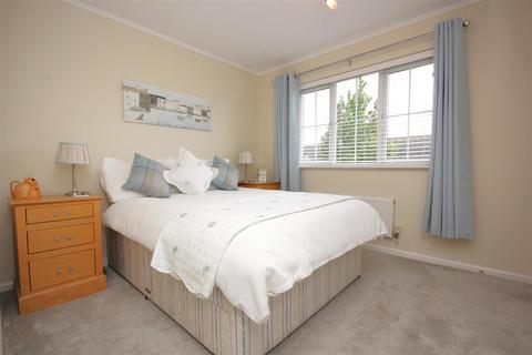 10 Mill Fields, Higham Ferrers, Rushden, NN10 8ND