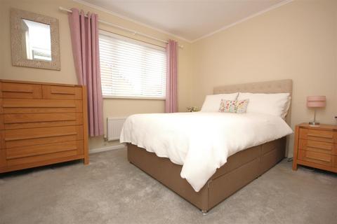 10 Mill Fields, Higham Ferrers, Rushden, NN10 8ND