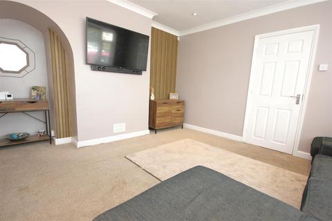 4 bedroom terraced house for sale, Handcross Way, Higham Ferrers NN10