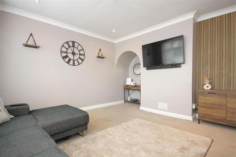 4 bedroom terraced house for sale, Handcross Way, Higham Ferrers NN10