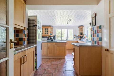 4 bedroom detached house for sale, Malmesbury Road, Chippenham