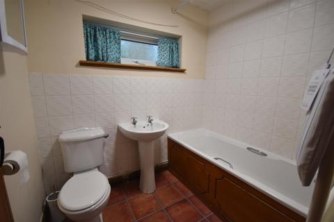 2 bedroom terraced house to rent, The Park, Manningtree CO11