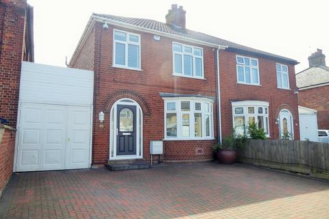 3 bedroom semi-detached house to rent, South Street, Stanground, Peterborough