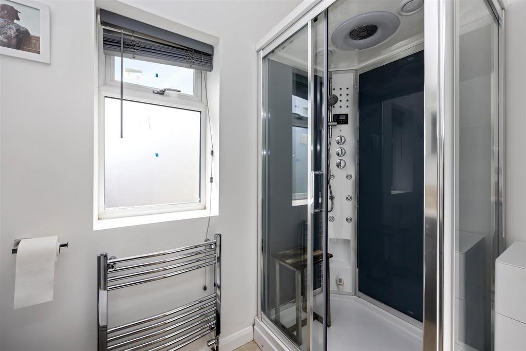 G/f Family Shower Room/WC