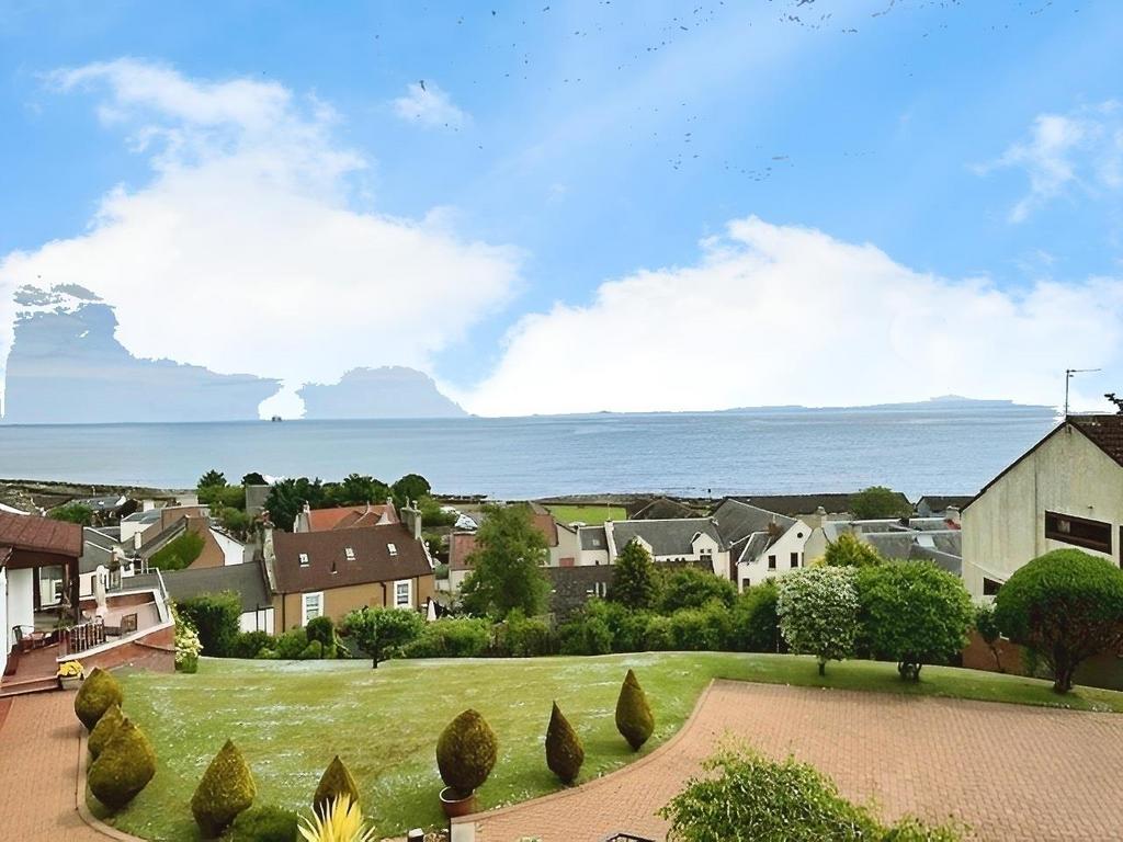 West Brae, East Wemyss 3 bed detached house for sale £289,995