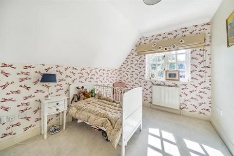 Padrays Beech Road, Haslemere, GU27 2BX