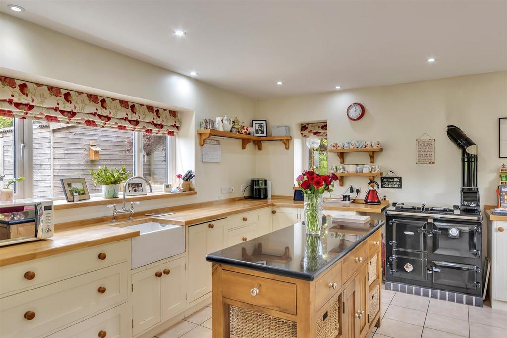 Kitchen1.jpg