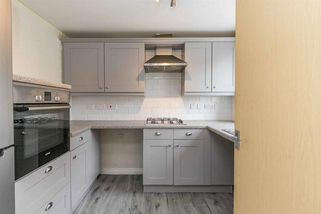 Lingfield Avenue, Sale 3 bed terraced house to rent £1,100 pcm (£254 pw)