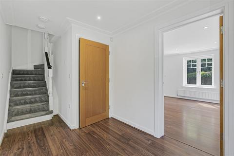 4 bedroom end of terrace house for sale, Highbridge Close, Radlett