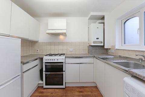 2 bedroom flat to rent, Knollys Road, SW16