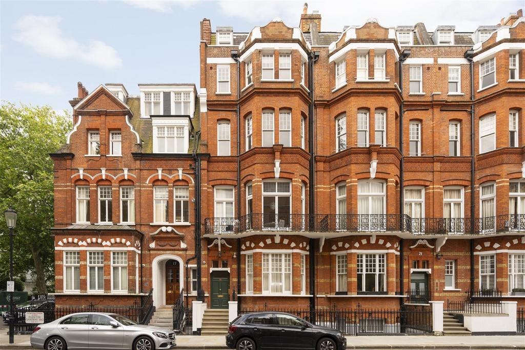 Egerton Gardens, Knightsbridge SW3 3 bed apartment for sale £3,650,000