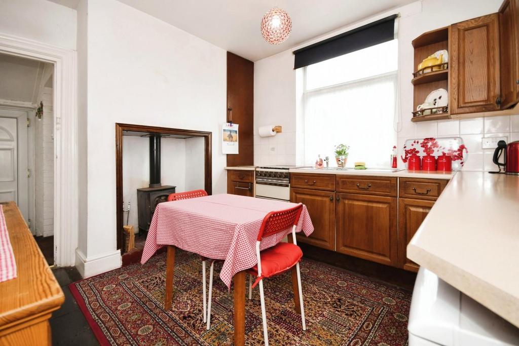 KITCHEN 02.jpg