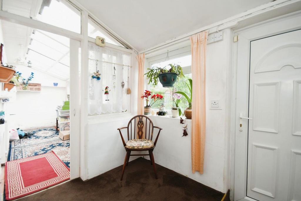 GARDEN ROOM 02.jpg