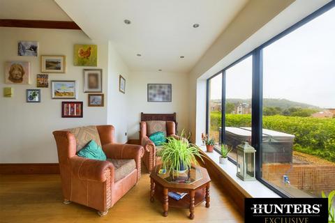 5 bedroom detached house for sale, Wheatcroft Avenue, Scarborough
