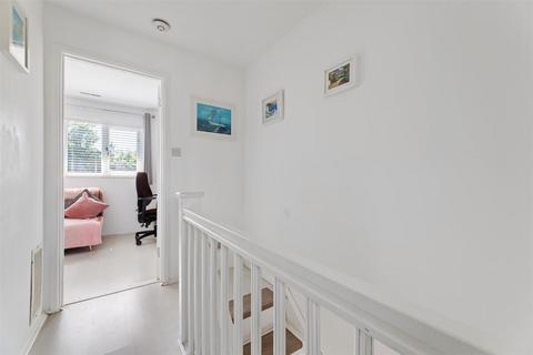 56 Alders Close, London, E11 3RZ