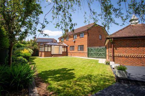 5 bedroom detached house for sale, 2,300 sq ft, 5 bed, 4 reception home | Wivelsfield Green