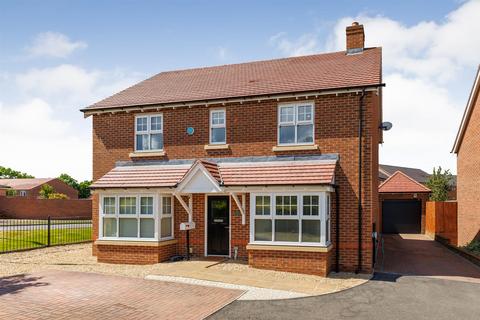 4 bedroom detached house for sale, Symons Way, Shipston-On-Stour