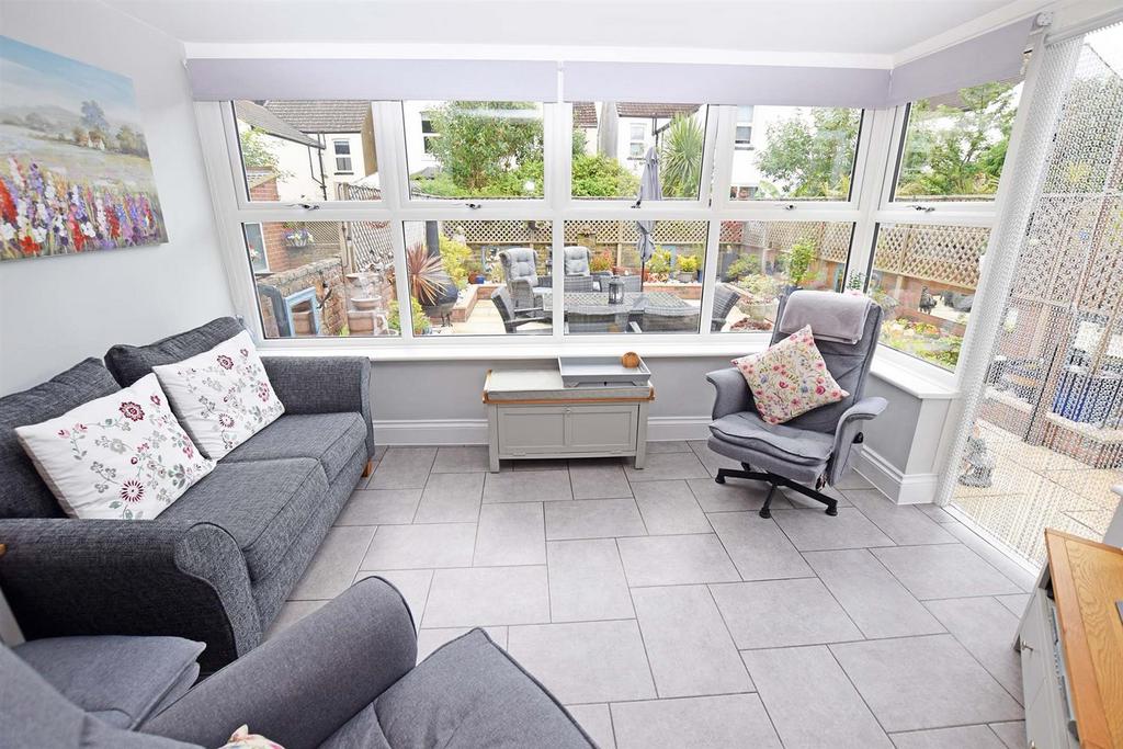 Kitchen breakfast room