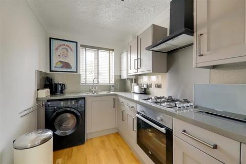 2 bedroom terraced house for sale, Varey Road, Worthing BN13