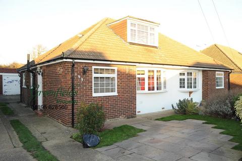 4 bedroom semi-detached bungalow to rent, Bedfont Close, Feltham TW14