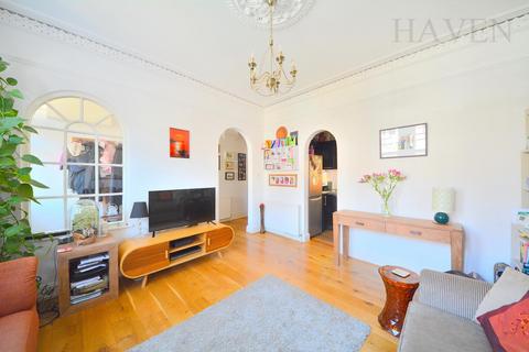 2 bedroom flat for sale, Market Place, East Finchley, N2