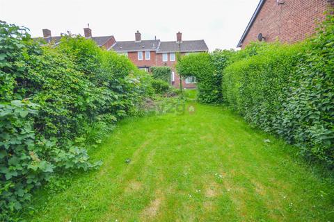 3 bedroom end of terrace house for sale, Oak Close, Killamarsh, Sheffield