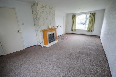 3 bedroom end of terrace house for sale, Oak Close, Killamarsh, Sheffield