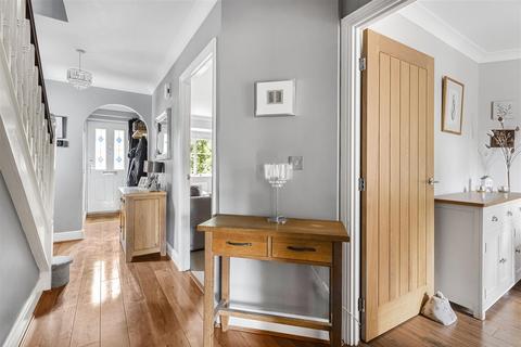 20 Blythe Way, Highfields Caldecote, Cambridge, CB23 7NR