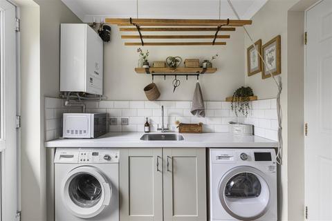 20 Blythe Way, Highfields Caldecote, Cambridge, CB23 7NR