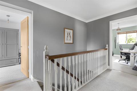 20 Blythe Way, Highfields Caldecote, Cambridge, CB23 7NR
