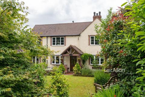 4 bedroom detached house for sale, Forge Lane, Kingswinford