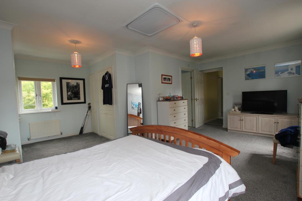 Bed3.JPG