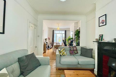 14 Julien Road, London, W5 4XA