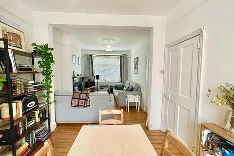 14 Julien Road, London, W5 4XA